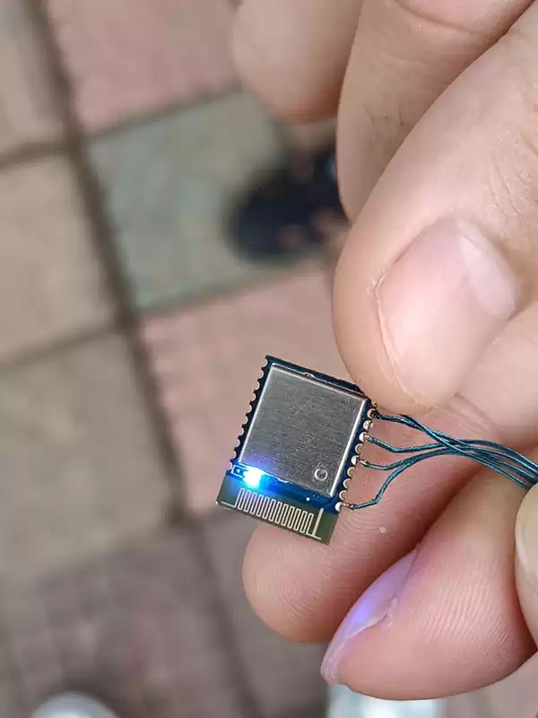 Allumez le module BLE BLE5201①