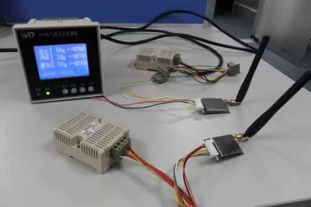 Système de mesure de température à trajets multiples avec protocole MODBUS Système de mesure de température à trajets multiples avec protocole MODBUS